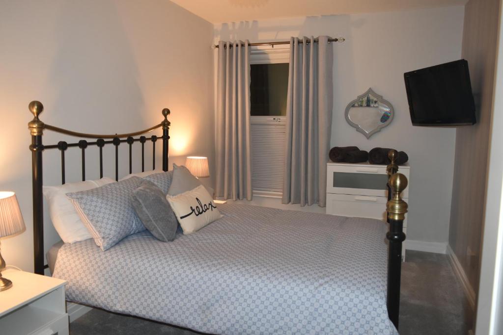 Pleasure Beach House room 5